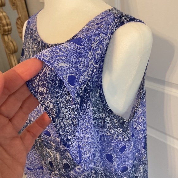 Beautiful Vintage Silky Blue Asymmetrical Summer Lightweight Blouse. Size US 6. - Picture 2 of 10